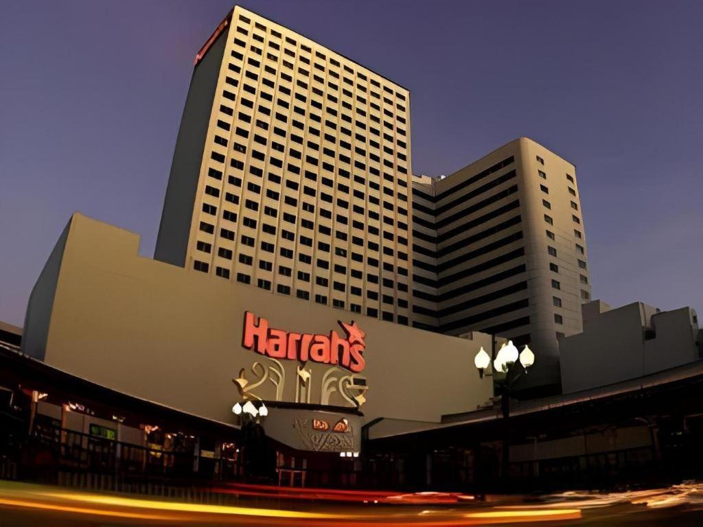 Harrahs Hotel Reno Exterior foto