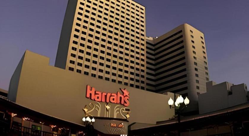 Harrahs Hotel Reno Exterior foto